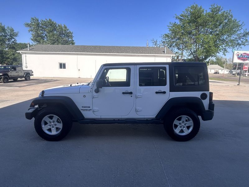 2017 Jeep Wrangler Unlimited SportImage 5