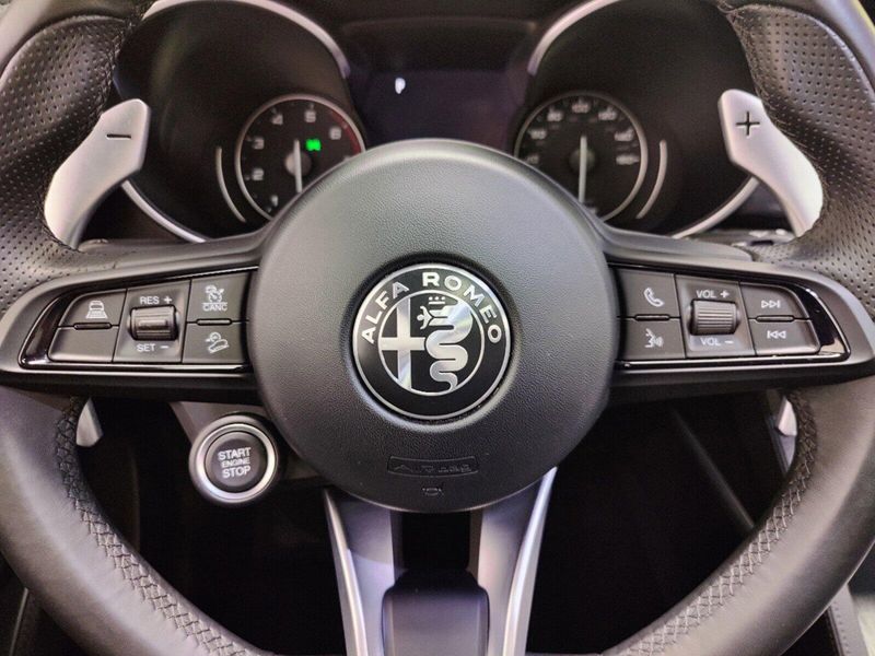 2022 Alfa Romeo Stelvio Sprint AWD w/Sunroof & NavImage 7