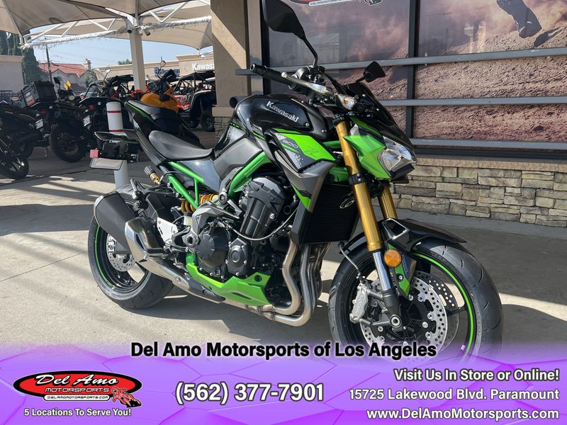 2024 Kawasaki ZR900MRFNL-BK2  in a METALLIC SPARK BLACK/METALLIC MATTE GRAPHENESTEEL GRAY/CANDY LIME GREEN exterior color. Del Amo Motorsports of Los Angeles (562) 262-9181 delamomotorsports.com 