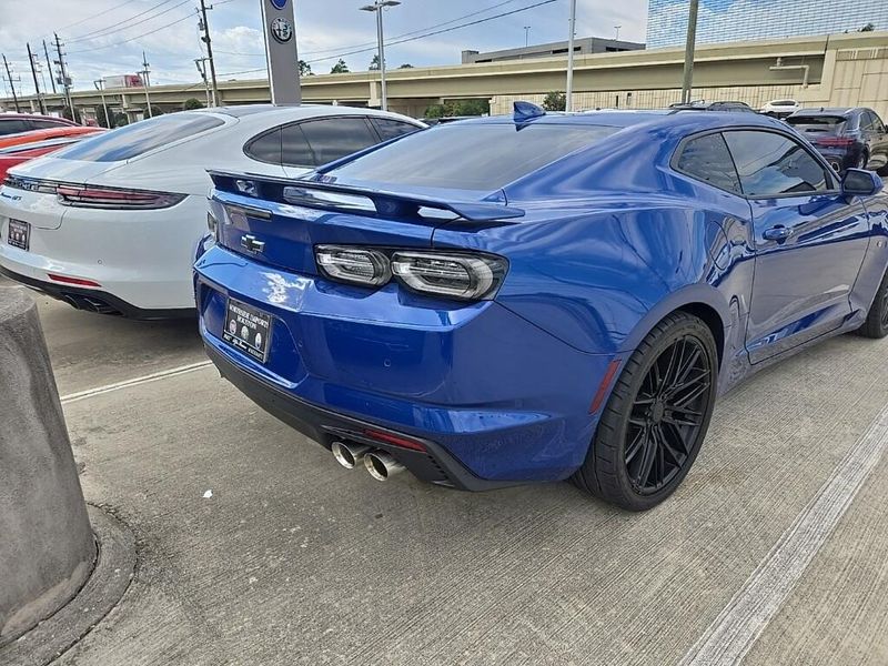 Used 2019 Chevrolet Camaro SSImage 3