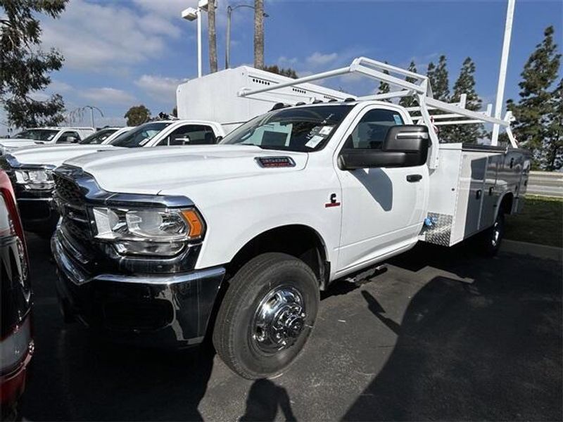 2023 RAM 3500 Tradesman Chassis Regular Cab 4x2 84