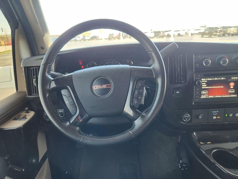 2019 GMC Savana Image 20