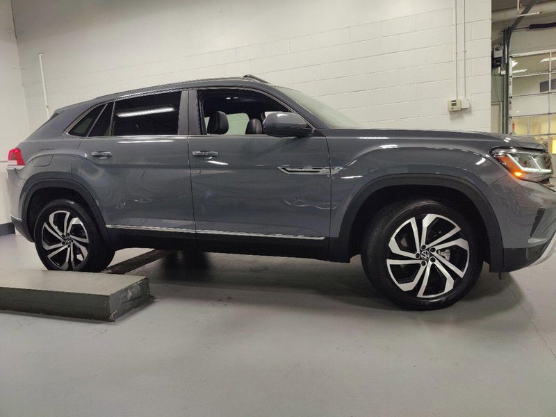 2023 Volkswagen Atlas Cross Sport V6 SEL AWD w/Sunroof/NavImage 4