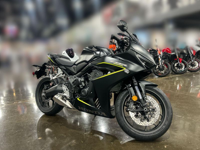 New 2026 Honda CBR650R E-CLUTCH Image 10