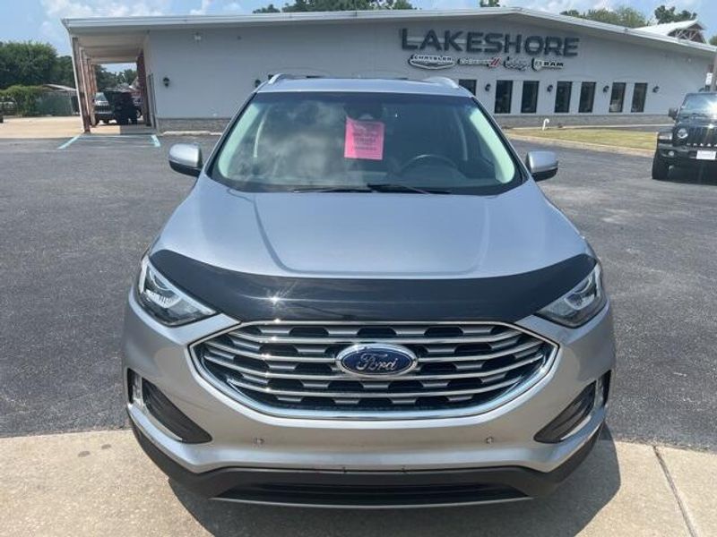 2020 Ford Edge TitaniumImage 2