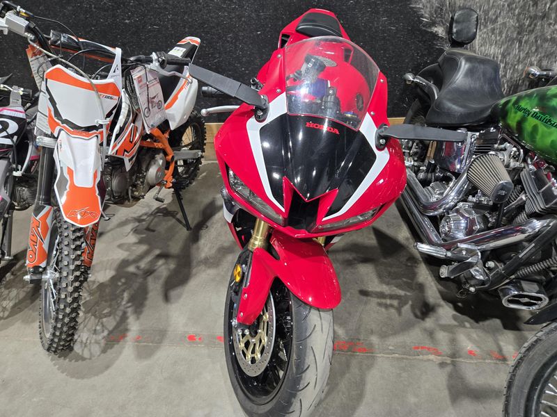 USED 2023 HONDA CBR600RR BASE Image 3