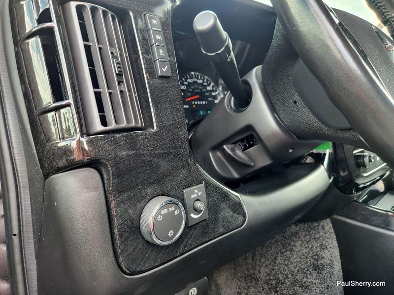 2017 GMC Savana 2500 Image 32