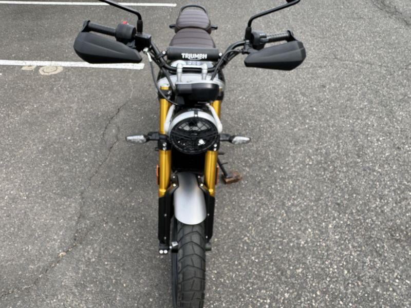 2025 Triumph SCRAMBLER 400 X - PHANTOM BLACK - SILVER ICE 