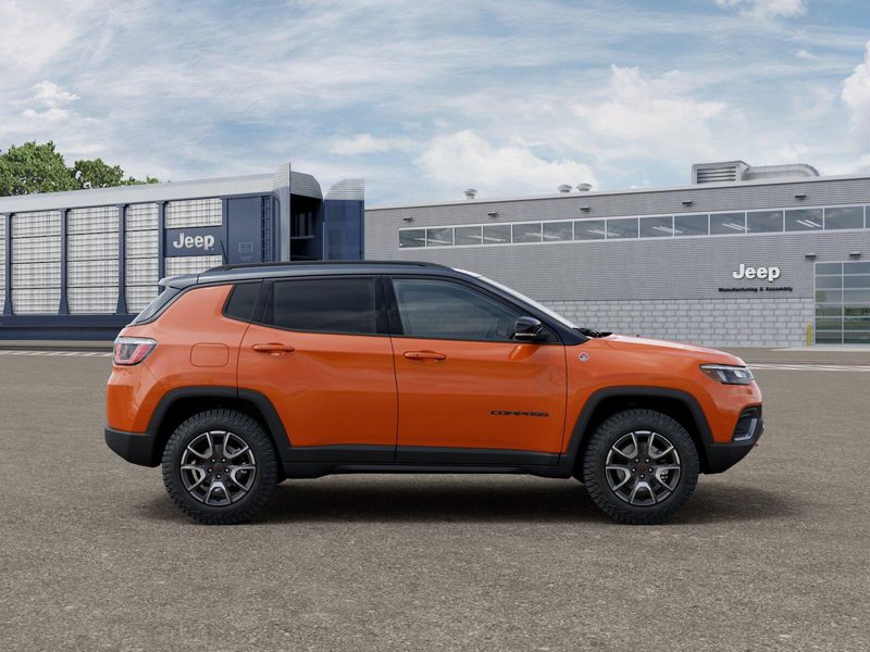 New 2026 Jeep Compass Trailhawk 4x4Image 12