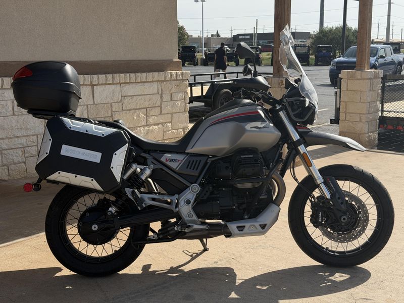 USED 2023 MOTO GUZZI V85 TT TRAVEL E5 Image 12