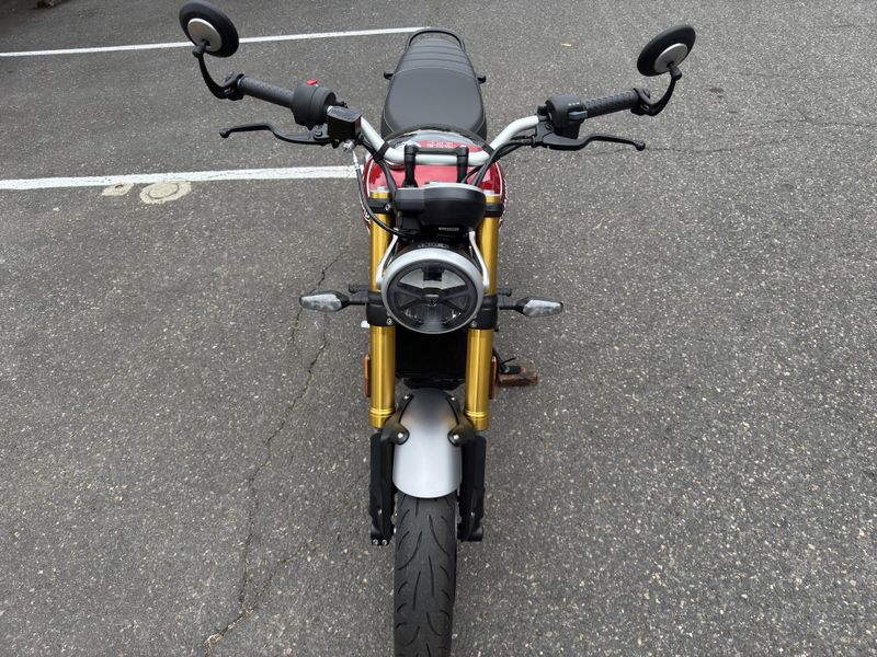 2025 Triumph SPEED 400 - CARNIVAL RED - STORM GREY 