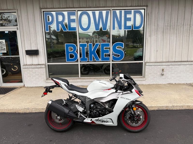 2025 Kawasaki Ninja ZX6R ABS KRT EditionImage 1
