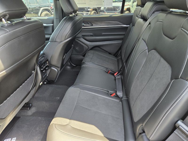 New 2026 Jeep Grand Cherokee L Laredo Altitude 4x4