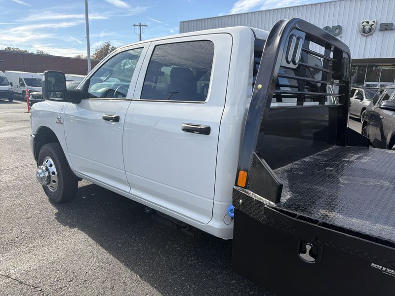 New 2026 RAM 3500 Tradesman Crew Cab Chassis 4x4 60