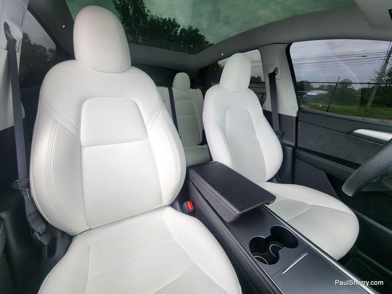 2024 Tesla Model Y Long RangeImage 48
