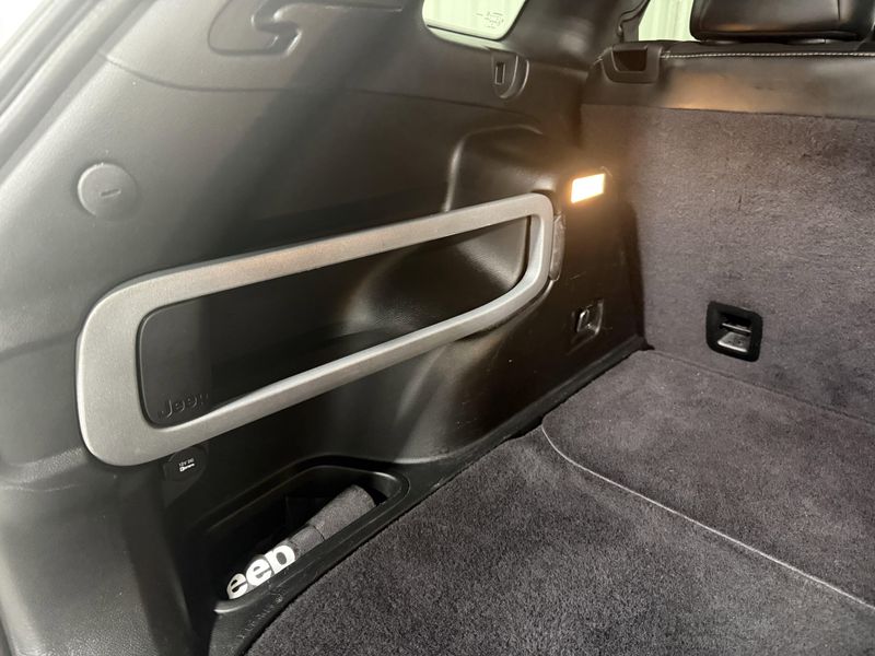 Used 2018 Jeep Cherokee Latitude PlusImage 8