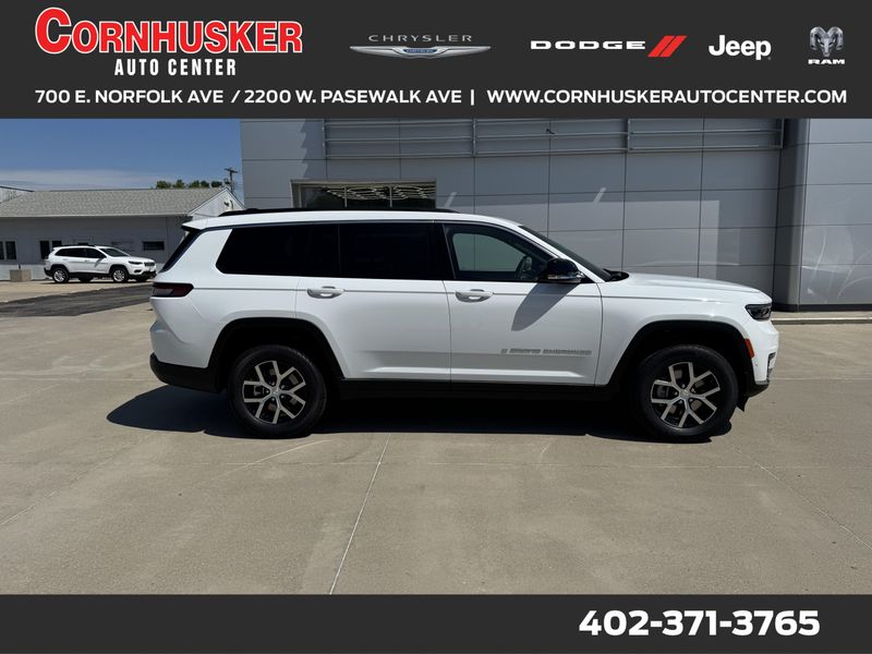 New 2025 Jeep Grand Cherokee L LimitedImage 1