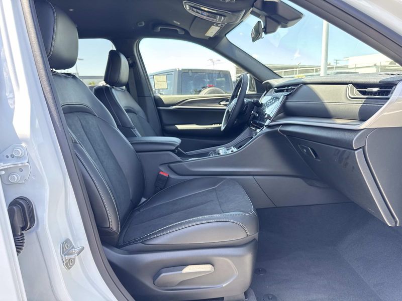 New 2026 Jeep Grand Cherokee L Laredo Altitude 4x4