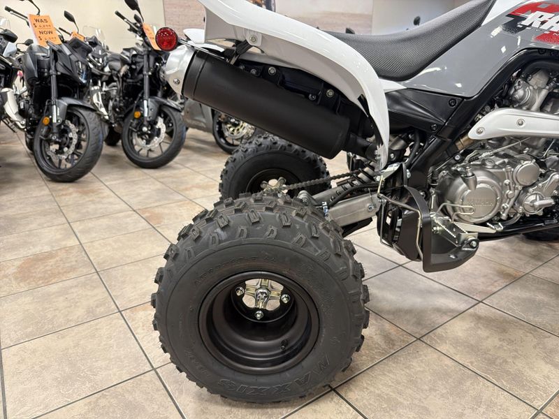 New 2026 Yamaha RAPTOR 700  in a ARMOR GREY exterior color. Vista Del Amo Motorsports 760-330-5665 delamomotorsports.com 