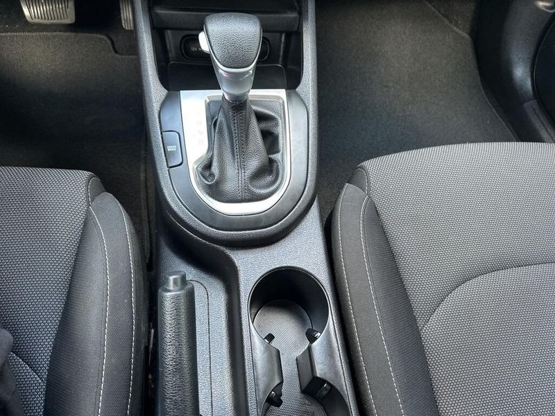 2022 Kia Forte LXSImage 28