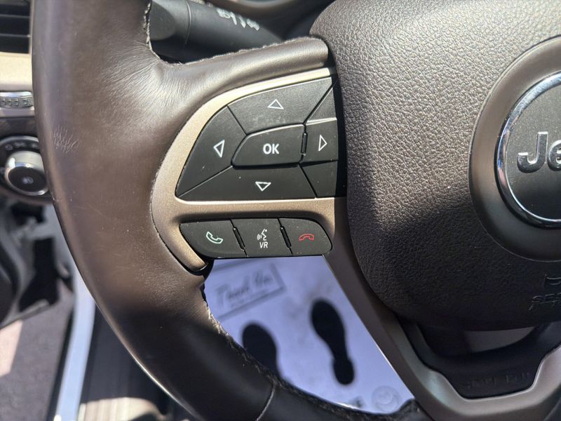 Used 2016 Jeep Cherokee TrailhawkImage 32