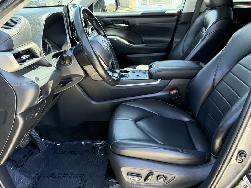 Used 2022 Toyota Highlander XLEImage 20