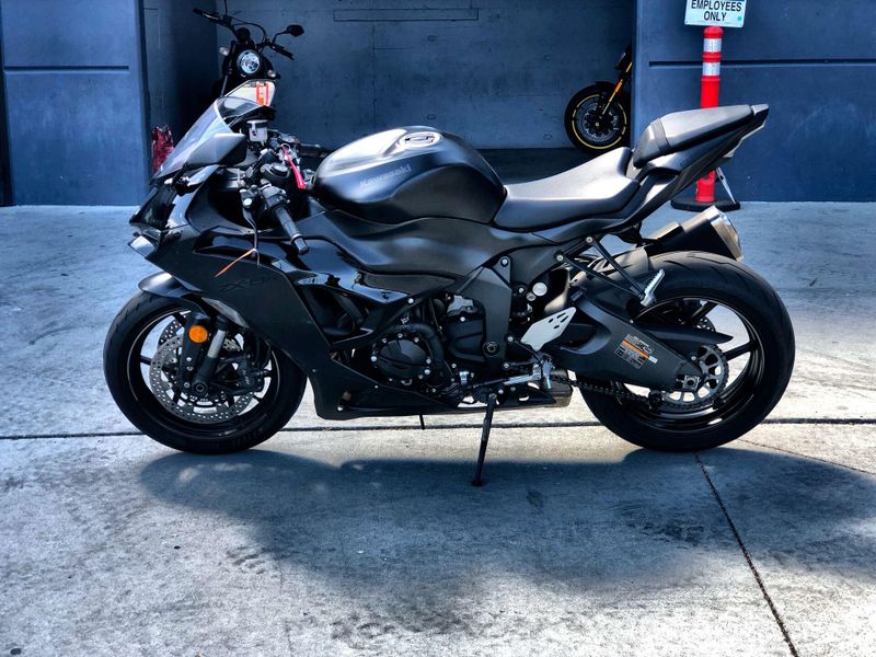 Used 2024 Kawasaki NINJA ZX-6R Image 14