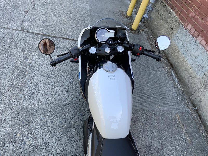 2026 Triumph THRUXTON 400