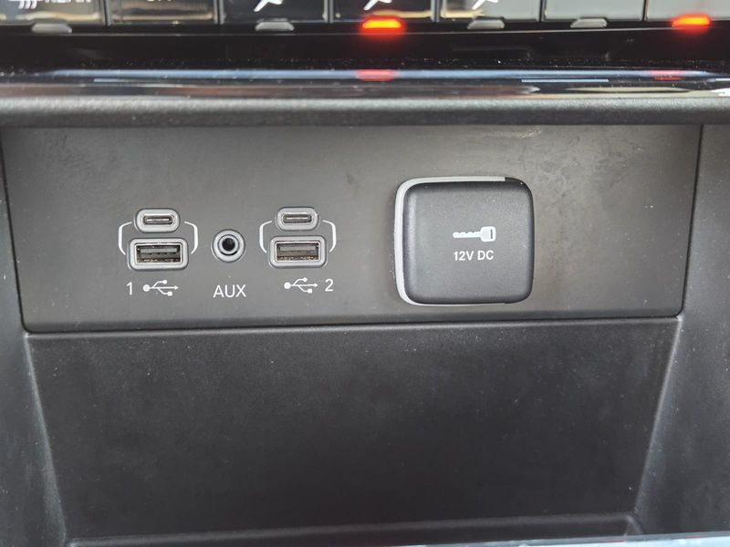 Used 2023 Jeep Grand Cherokee L Limited 4x2