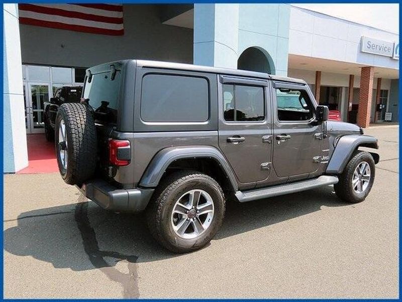 Used 2022 Jeep Wrangler Unlimited SaharaImage 7