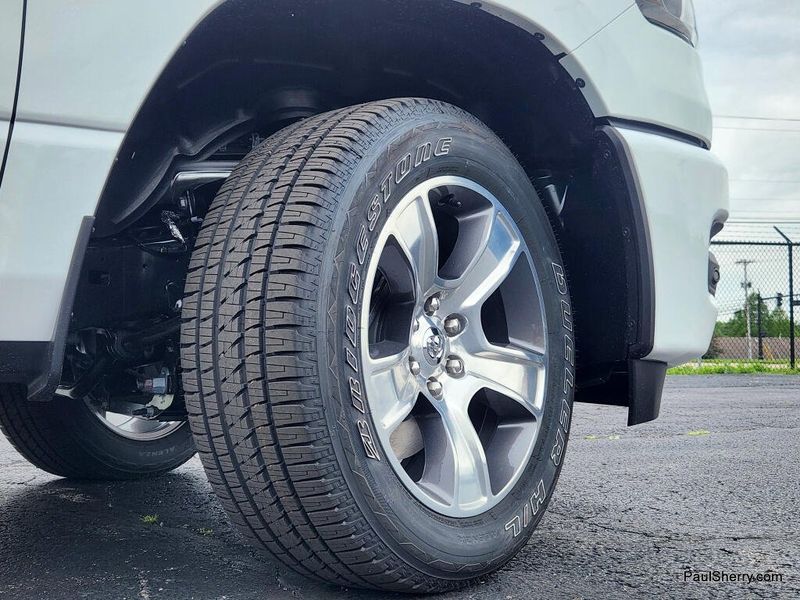 New 2026 RAM 1500 Express Crew Cab 4x4 5'7' Box