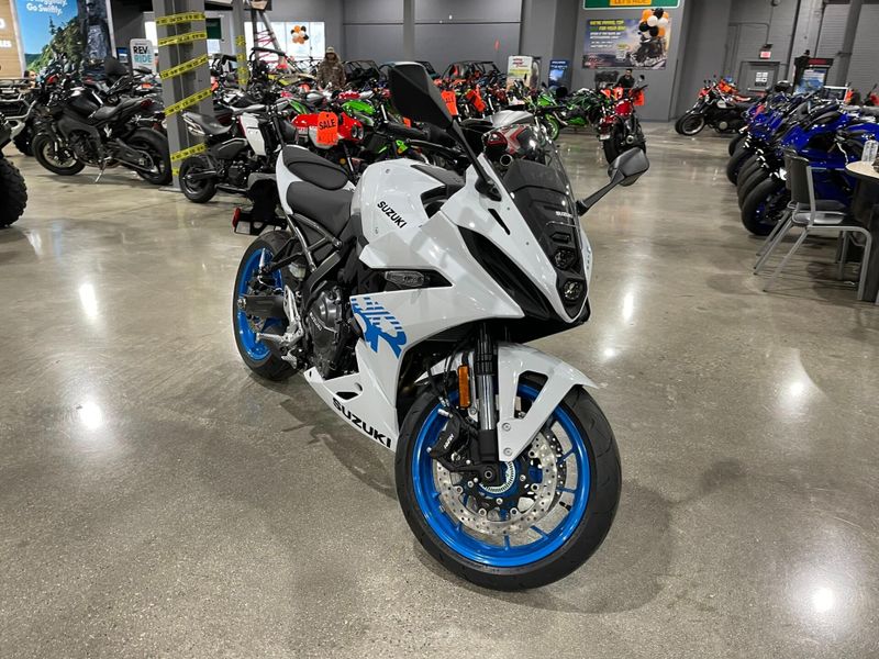 New 2026 Suzuki GSX-8R Image 4