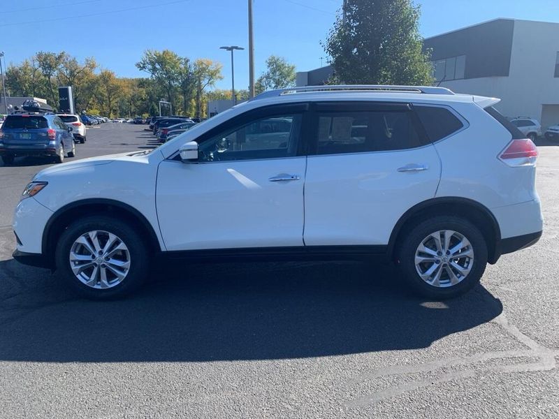 2016 Nissan Rogue SVImage 6