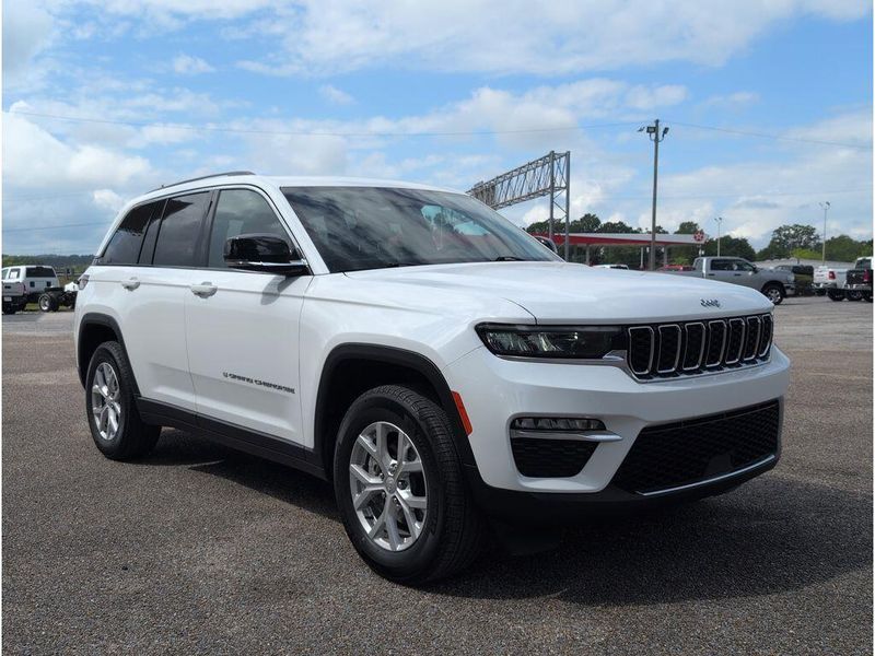 Used 2023 Jeep Grand Cherokee LimitedImage 7
