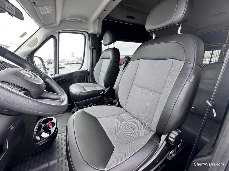 2023 RAM ProMaster 2500 High RoofImage 4