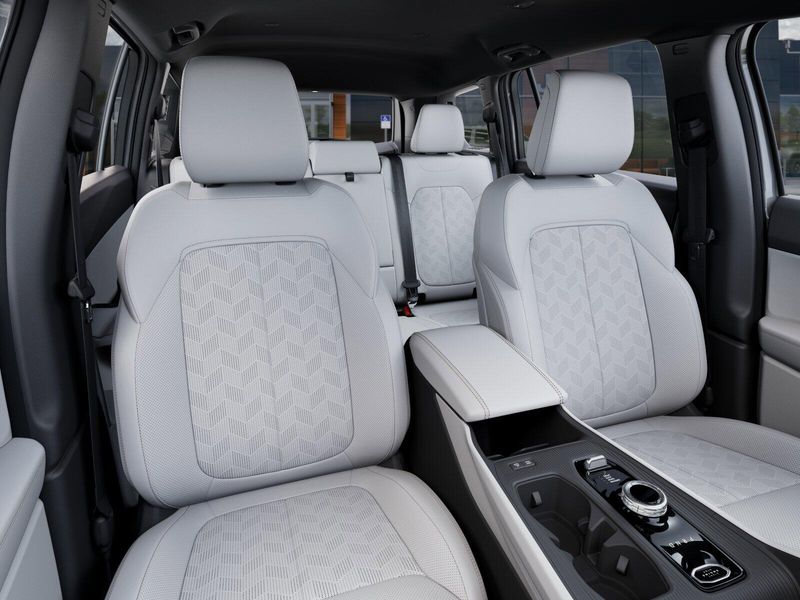New 2026 Jeep Cherokee Overland 4x4Image 16