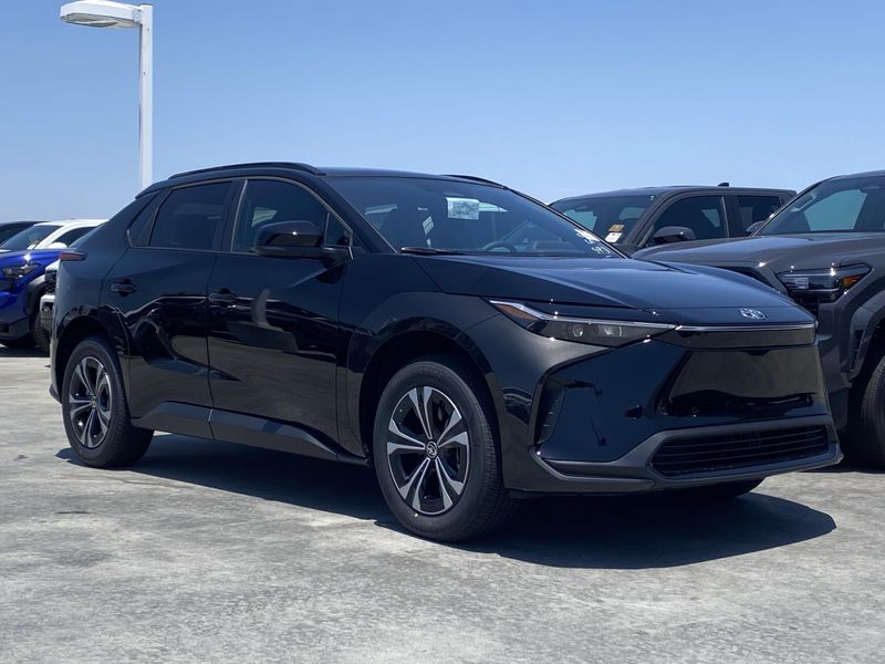 New 2025 Toyota bZ4X XLEImage 2