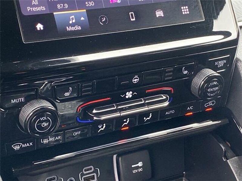 2023 Jeep Grand Cherokee L AltitudeImage 27