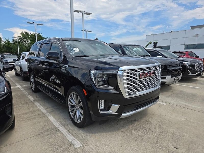 2021 GMC Yukon XL DenaliImage 2