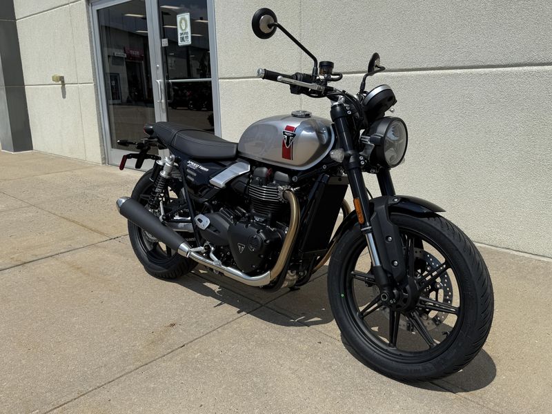 2025 Triumph SPEED TWIN 900Image 1