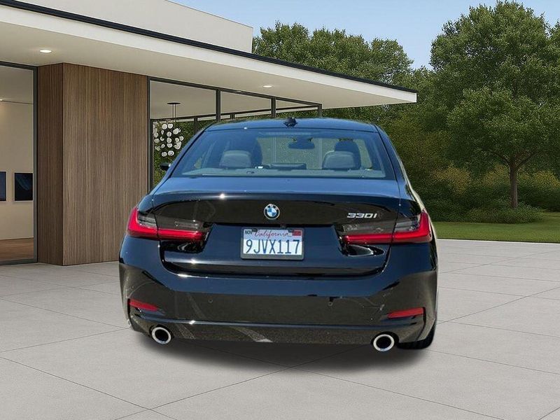 Used 2024 BMW 3 Series 330iImage 9