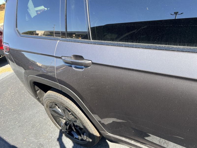 New 2025 Jeep Grand Cherokee L Limited 4x4Image 6