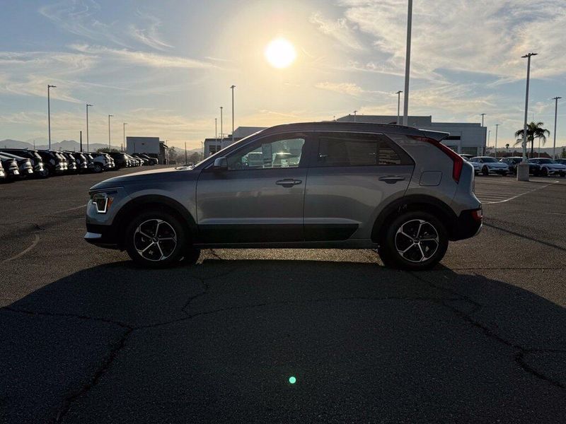 New 2026 Kia Niro EXImage 4
