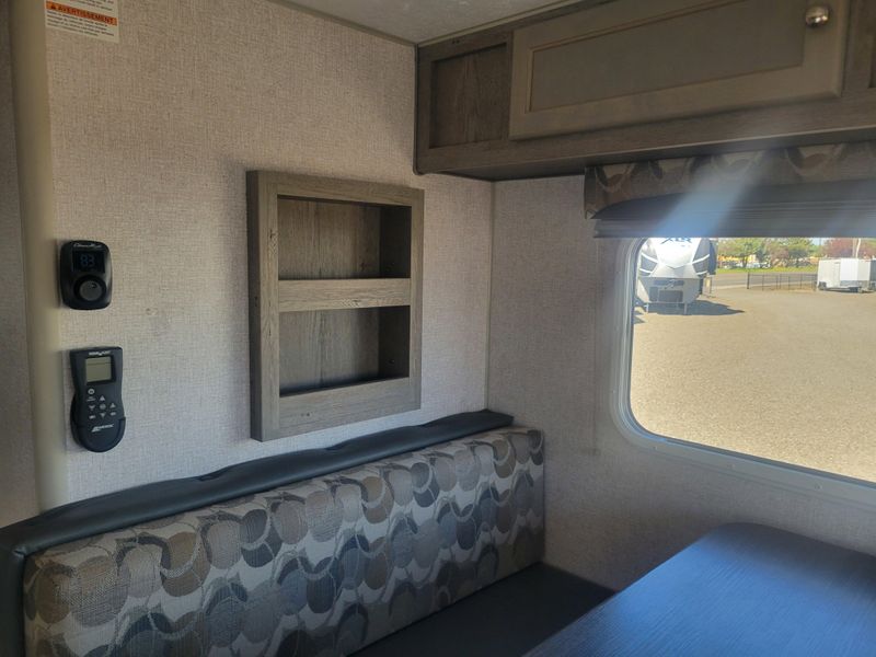 Used 2025 WOLF CREEK 890 Image 19