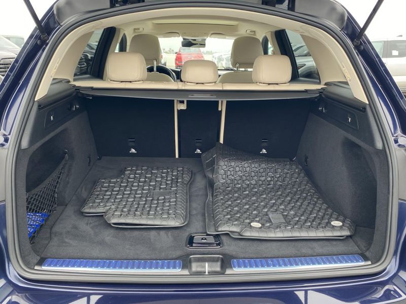 Used 2022 Mercedes-Benz GLC 300Image 13