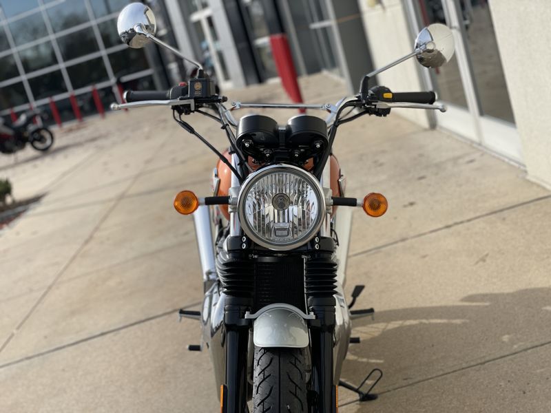 2023 Royal Enfield INT 650 in a ORANGE CRUSH exterior color. Cross Country Powersports 732-491-2900 crosscountrypowersports.com 