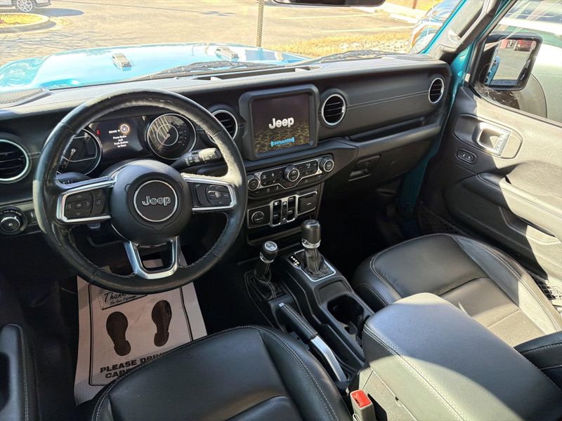 Used 2020 Jeep Wrangler Unlimited SaharaImage 17