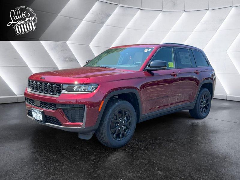 New 2026 Jeep Grand Cherokee Laredo Altitude 4x4
