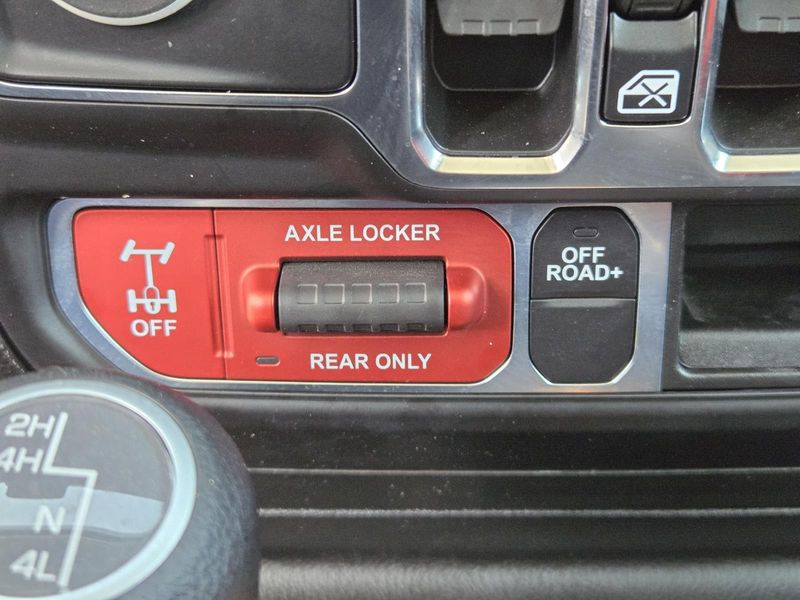 2021 Jeep Gladiator Mojave photo 14