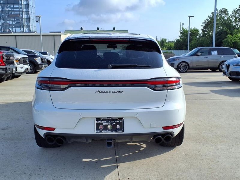 2021 Porsche Macan TurboImage 5